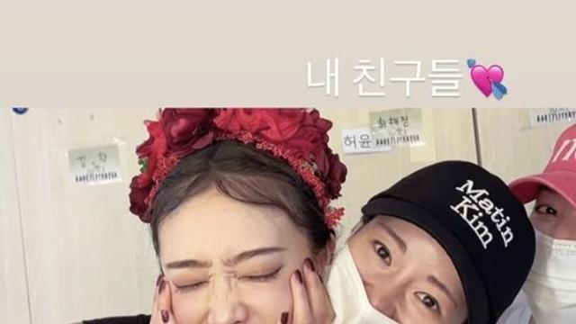 ‘더 글로리’ 학폭 가해자들, 1년 만에 재회…김히어라-임지연-차주영 ‘변함없는 우정’ 과시
