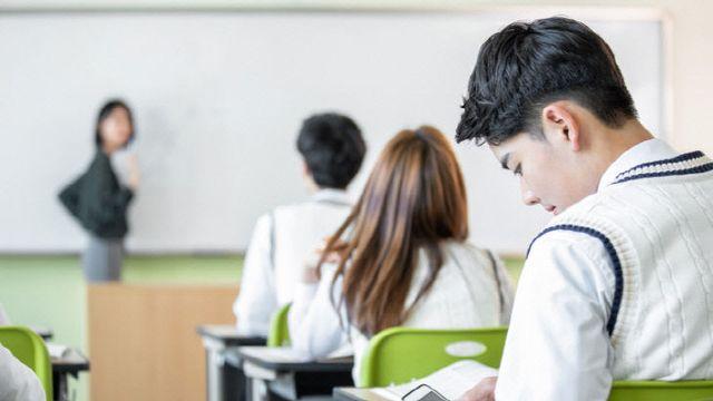 수업 중 휴대폰 등 스마트기기 사용 원칙적으로 제한… 초·중등교육법 개정