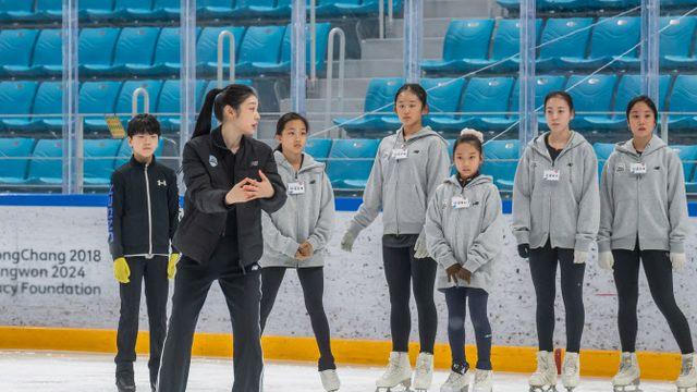 '피겨여왕' 김연아, 플레이윈터 피겨 아카데미서 꿈나무 지도
