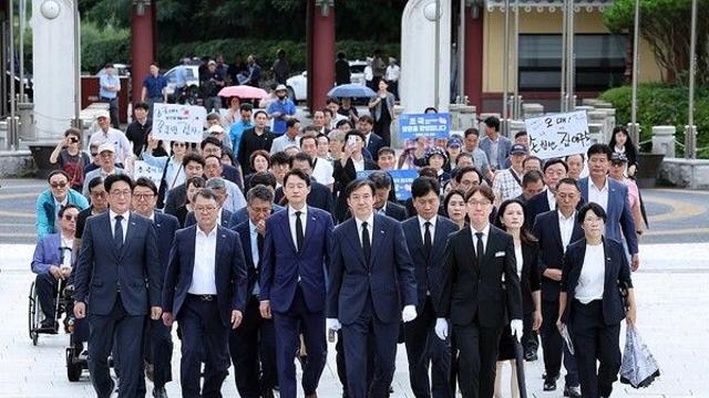 [이슈] '호남행' 조국 지방선거 본격 돌입 민주당-혁신당 '호남대첩' 예고…