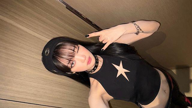 민니, ‘Good Thing’처럼 쿨하게… 별 컷아웃 크롭탑으로 록시크 폭발