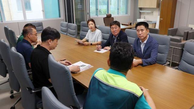 성길용·전예슬 오산시의원, 마루초 개교 앞두고 현장 점검