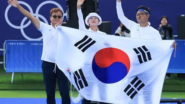 파리 올림픽에서 한국 대표팀 영광 이룬 '양궁 감독', 숙소에서 별세