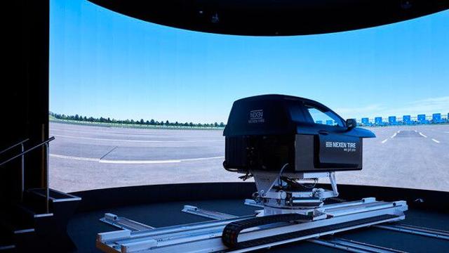 넥센타이어, '드라이빙 시뮬레이터' 도입…VR∙AI 활용 개발 강화