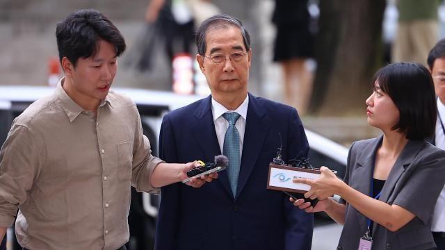 구속 기로에 놓인 한덕수...'합법 외관 씌우기' vs '尹 말리려고' 특검과 공방 