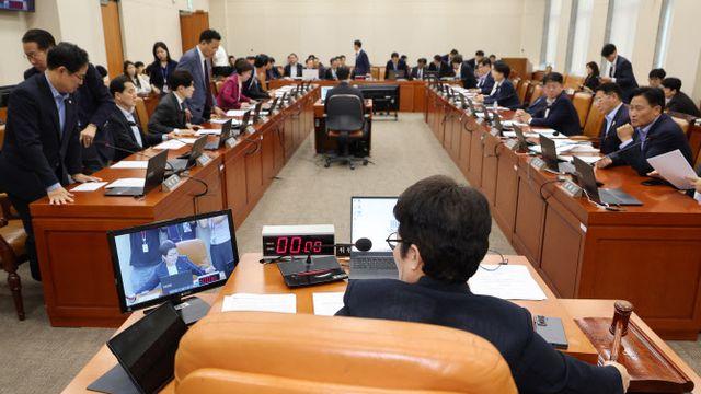 국민 73% “세제개편 주식시장 영향”…정부 강행 속 여야 법안전
