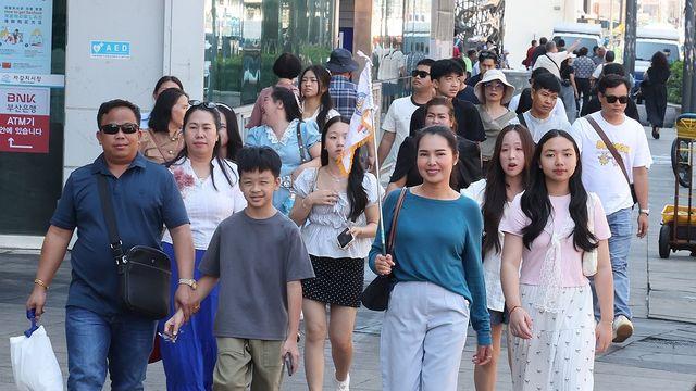 이주민 언어사업 이용 수십만건 넘지만…종사자 68% 