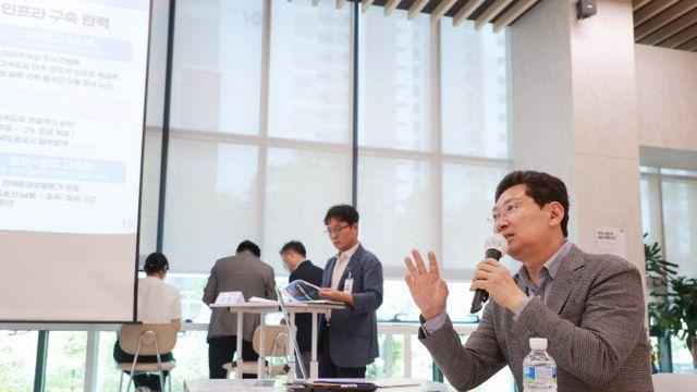 작은 민원도 꼼꼼히, 이상일 용인시장의 '공동주택 소통버스킹'