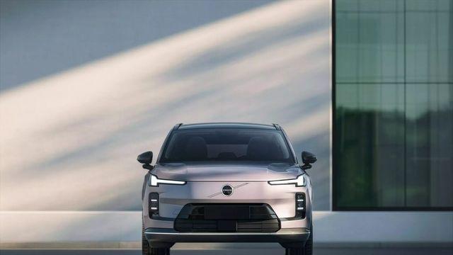 볼보 신형 XC70 PHEV 중국 상륙! 최대 1,200㎞ 주행 가능