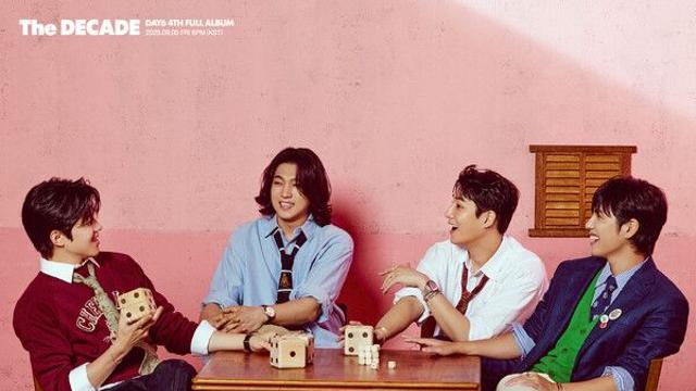 DAY6, 'The DECADE' 2차 단체포토 공개…'10년 패밀리십' 테이블토크