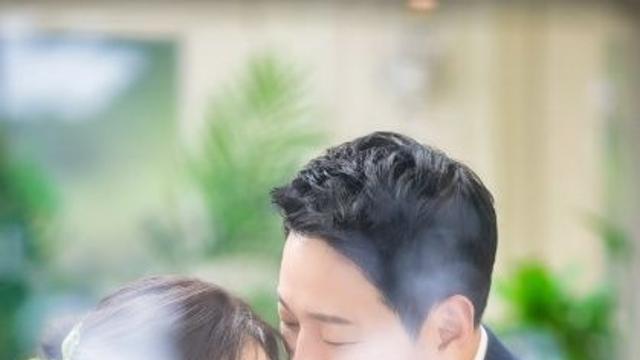 [단독] '프로 시집러→진짜 결혼' 김하영♥박상준, 청첩장 입수 