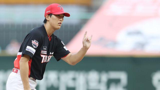 '피안타 2개인데 사사구가 7개' KIA 이의리, 2⅓이닝 4실점 강판…ERA 10.17 [IS 인천]