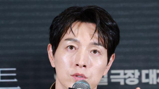 정성일 