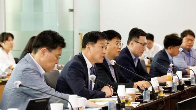 내년 건강보험료율 1.48% 인상…직장인 평균 2235원 더내야