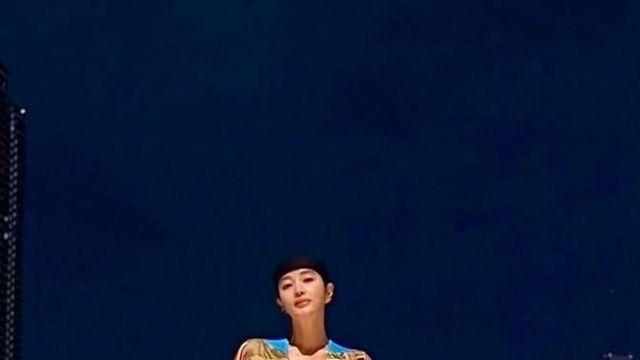조인성도 ♥날린 55세 김혜수, 바디수트 몸매 공개... 가격은 얼마?