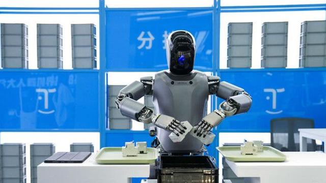 美中 따라 잡는다…정부, 휴머노이드 로봇 양산 등 AI 대전환 속도