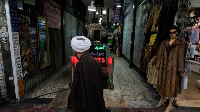 이란 리알貨, 1달러당 100만 리알 넘어…사상 최저 기록 근접