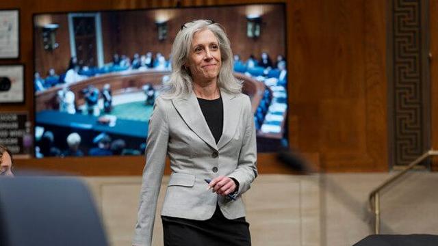 美 질병통제 수장 돌연 경질…'反백신론자' 보건장관과 대립