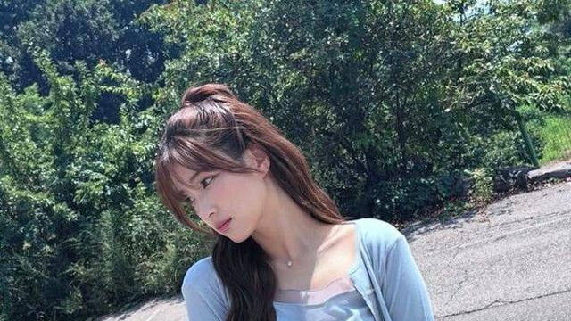 율희, 이혼 2년 만에 韓 떠나 새 도전한다