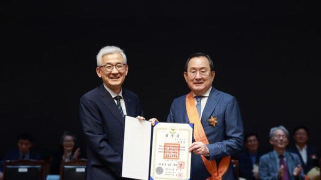 유병진 전 명지대 총장, 청조근정훈장 전수…사립학교 교원 최고 영예