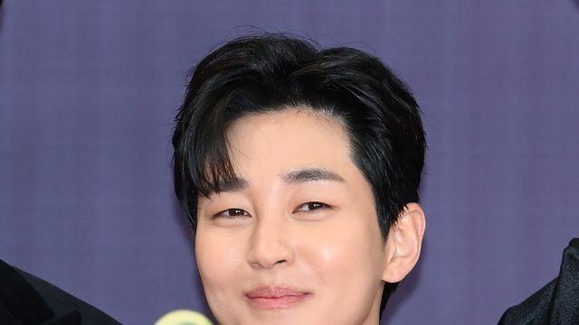 '만기전역 래퍼' 딘딘, 연예인 디스 폭발 