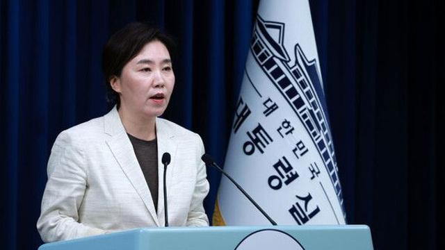 대통령실, 이진숙 방통위원장 직권면직 검토…