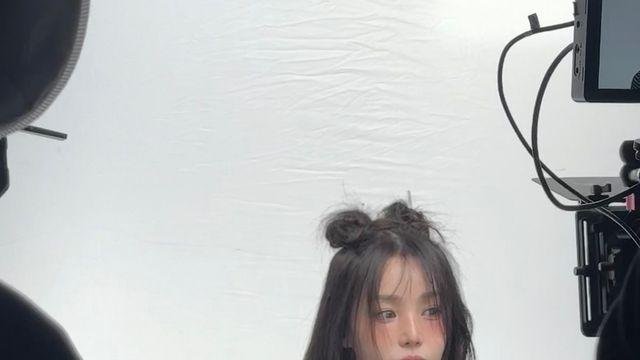 ‘롤리팝 들고도 시크’ 남규리, 스튜디오 비하인드에 숨긴 가을 무드
