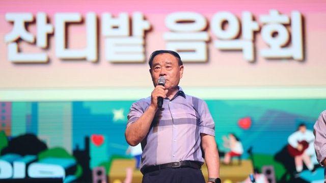 수원특례시의회, 잔디밭음악회‘밤을 잊은 그대에게’공연 참석