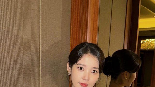 아이유, 단아한 블랙 앤 화이트룩으로 우아함 발산