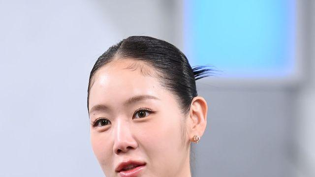 소유, '스킨십' 논쟁에 직접 입 열었다...