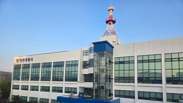 흉기 위협 돈 내놔…진주 편의점 2곳서 강도짓, 구속영장