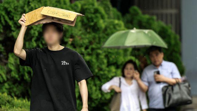 서울 등 수도권서 소나기 최대 60㎜…“우산 챙기세요”[오늘날씨]