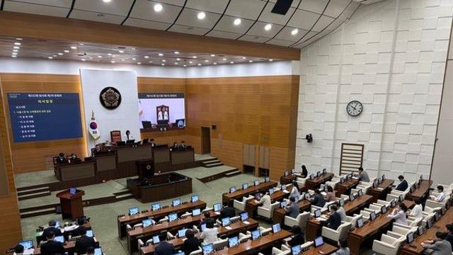 오세훈, 한강버스 사업 지연에 “사업 전반 강력 감사 실시···첫 운항 차질 없을 것”
