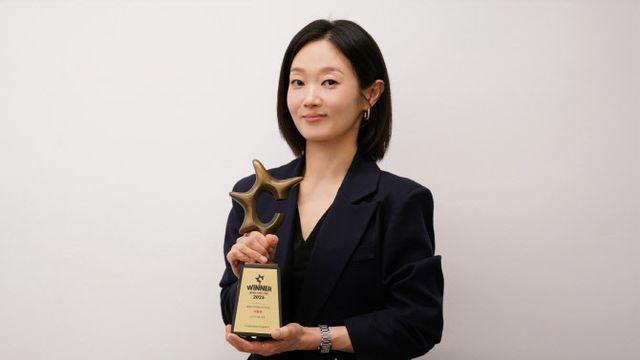 이봉련, ‘2025 올해의 브랜드 대상’ 신스틸러상