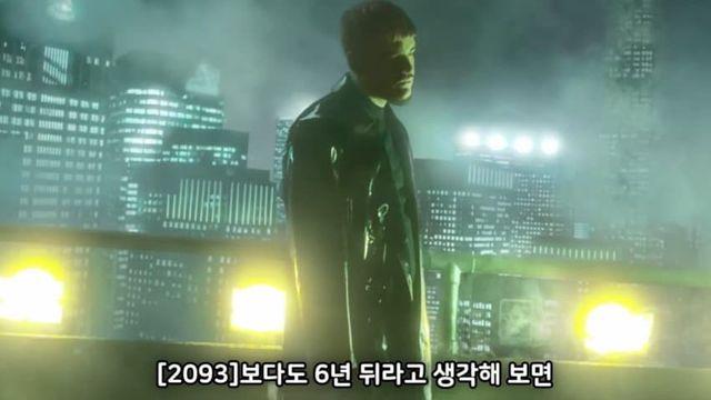 최신 아이폰 보고 신기해하는 장기 복역수.jpg
