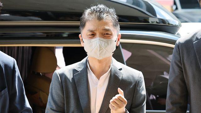 [속보] 검찰, 'SM 주가조작 혐의' 김범수 카카오 창업자에 징역 15년 구형