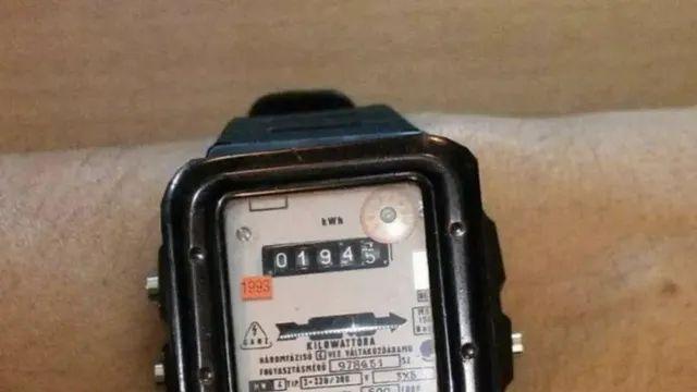 재미있는 디자인의 시계,,