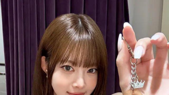 홍은채, ‘DIFFERENT’ 무대 비주얼만큼 빛나는 데일리 무드