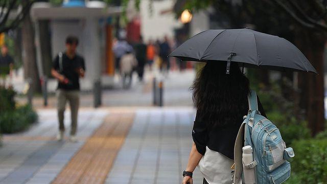 [내일날씨] 돌풍·천둥·번개 동반한 비…서울 낮 최고 31도