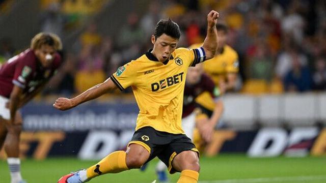 EPL 쫓겨날 위기 속 황희찬, 드디어 시즌 1호골… 주전 경쟁 청신호?