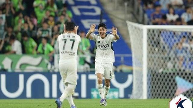 '전진우 14호골' K리그1 전북, 현대가 더비서 울산 2-0 제압