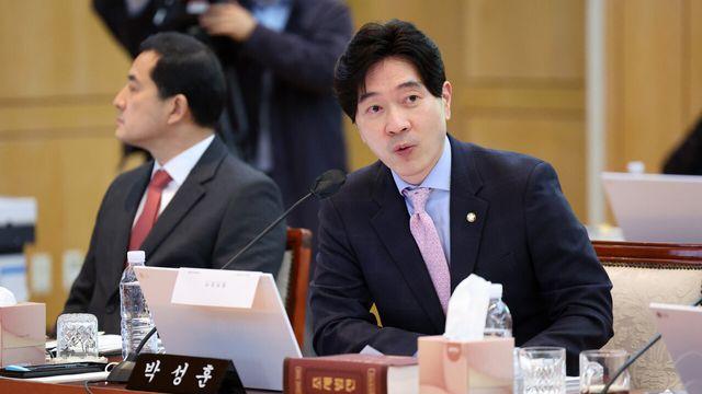 “현금 살포·포퓰리즘으로 가득한 빚더미”…野, 정부 예산안에 맹비난