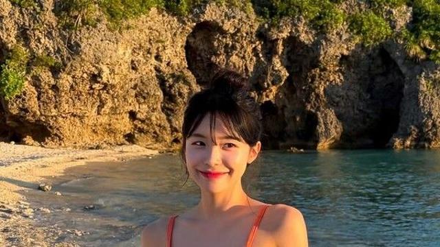 치어리더 이다혜, 군살 없는 몸매…수영복 뒤태 '아찔'