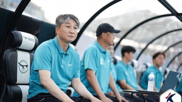 [K리그2 인터뷰] '크로스에 취약한' 수원...전경준 감독, “계속 실점하는 장면 있더라, 맞춰서 준비했다