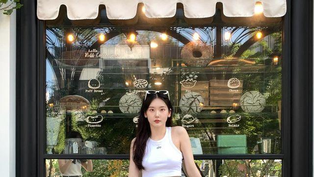 심소영, 화이트 톤으로 여름 감성 가득 담은 데일리룩