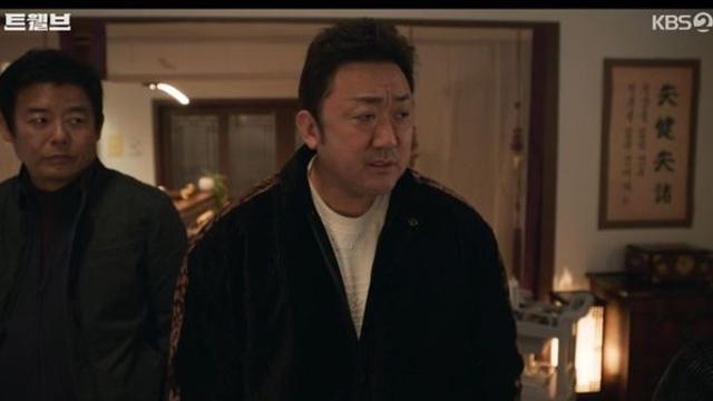 마동석, 더는 인간 안 지킨다 “신도 우릴 버렸는데 왜?” 분노 (‘트웰브’)
