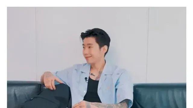 도수 -2.75라는 박재범이 쓰는 안경 브랜드,,