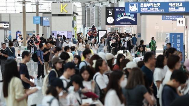[장문기의 핀하이] 휴가철 끝물에도 여행자 위한 상품 '봇물'…왜?