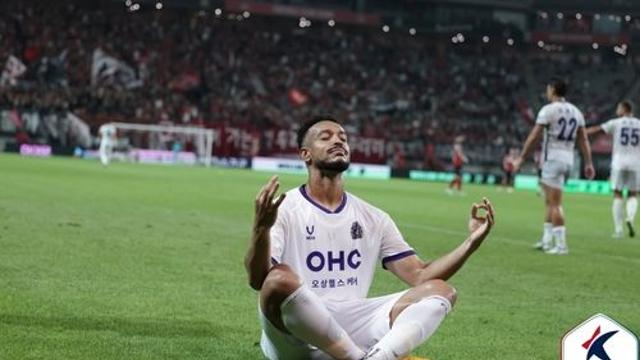 안양, 서울과 '연고이전 더비' 첫 승리…모따 결승골 2-1 제압(종합)