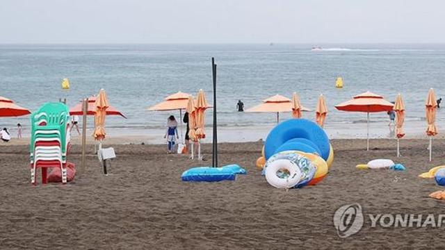 제주, 무더위 속 흐리고 가끔 비